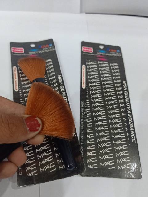 Brush makeup brush blush on brush power MAC KUAS blash on MAC