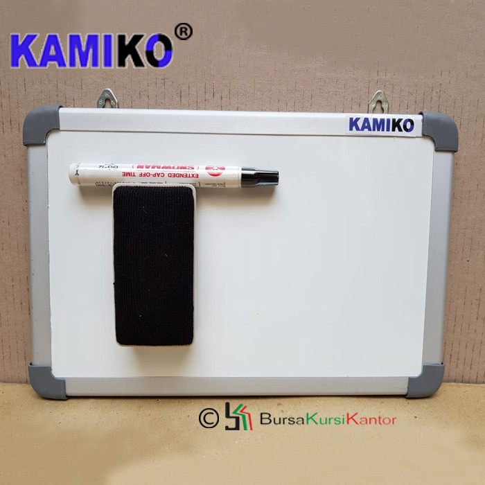 

TERBARU Whiteboard Kamiko 20x30 Gantung Spidol Hitam - Hapusan