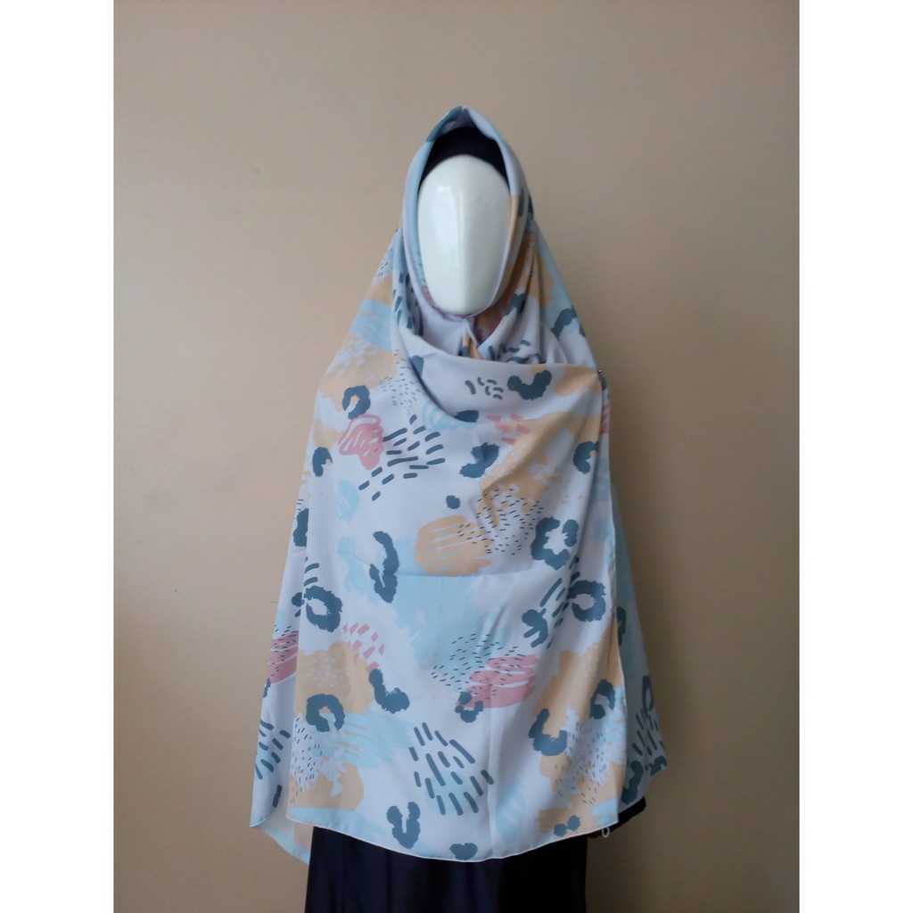 Jilbab Wolfis Monalisa Motif Segi Empat