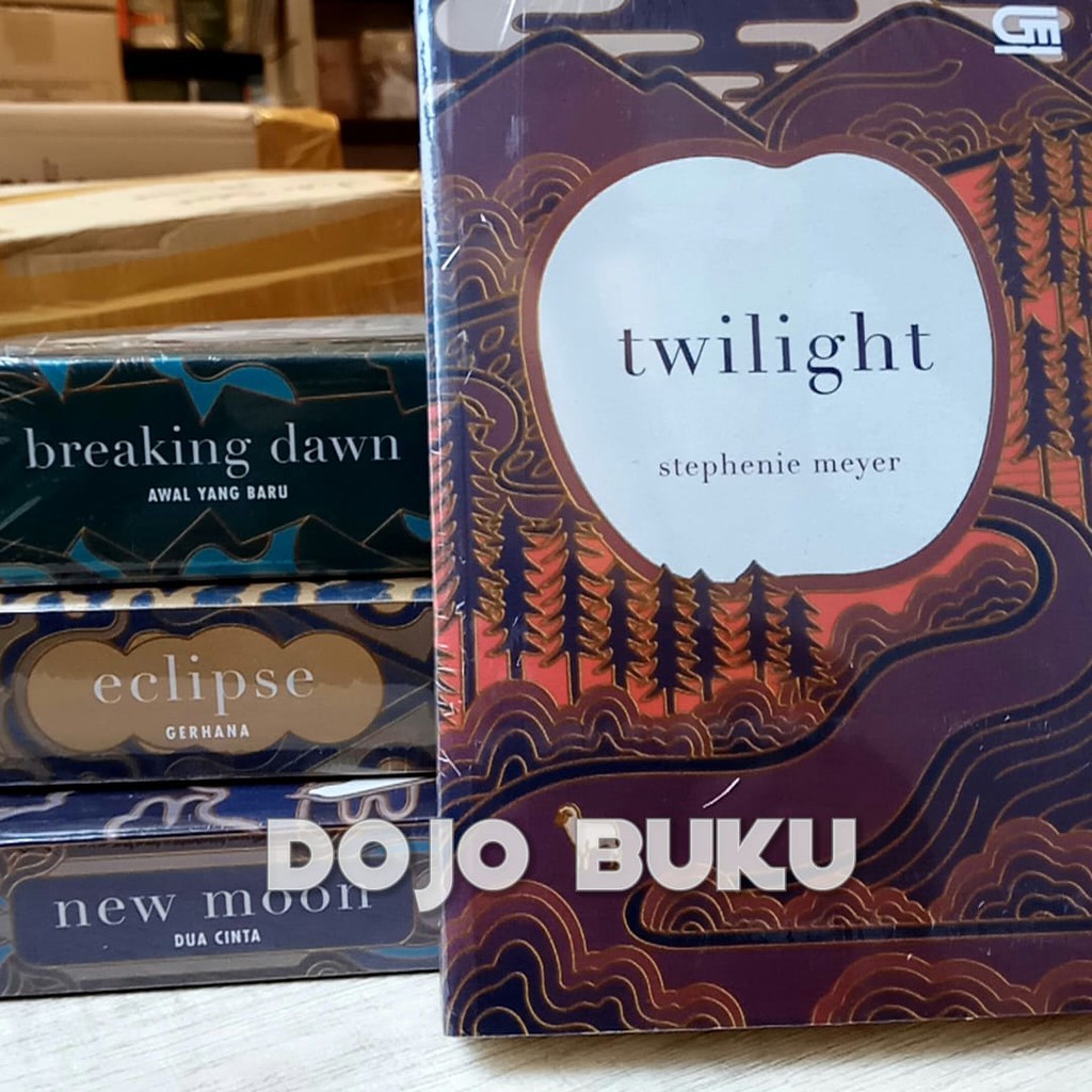 Buku Seri Twilight by Stephenie Meyer