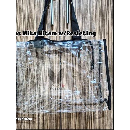 

☊ Tas Mika Transparan Hitam / Resleting 40x30x10cm muat buka A3 Polos tanpa Sablon ♛