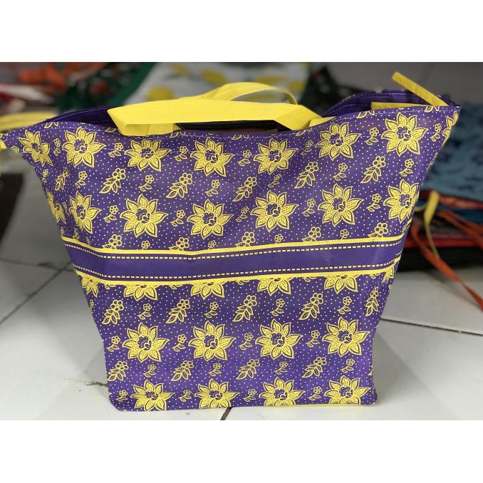 

Produk Terbaik] Goodie Bag Syukuran Kotak 24×24