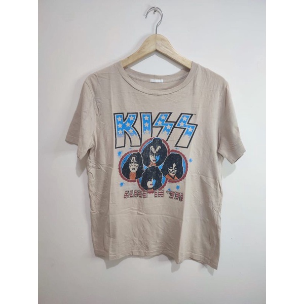 Kaos Oblong Uniqlo x Kiss