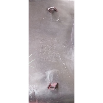 Sayap Legsil legshield luar kanan adv 150 merah original lp