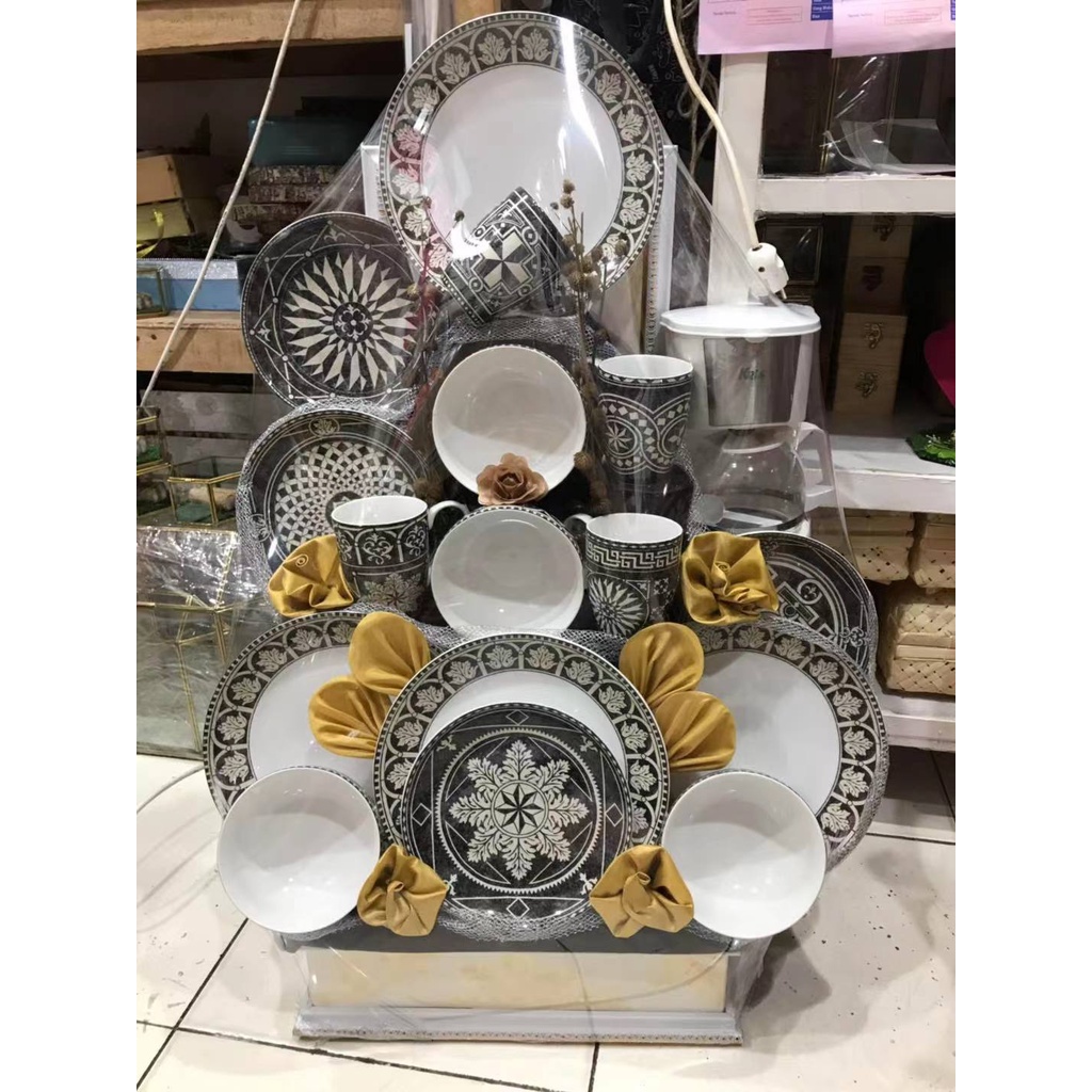

Dinner set SANGO / Parcel Pecah Belah Mewah/ Hampers Piring Mewah