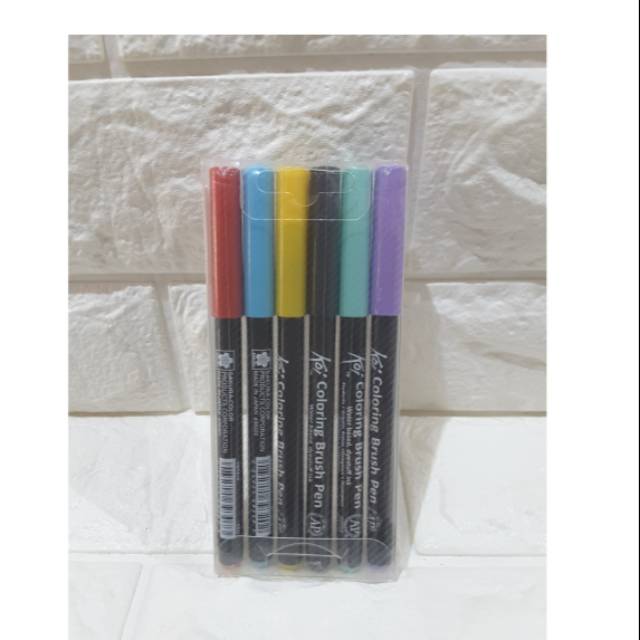 

Sakura Koi Coloring Brush pen Set 6 Warna