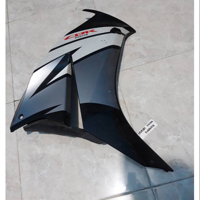 Jual Sayap Fairing Kanan Cbr R Lokal Original Hitam Shopee Indonesia