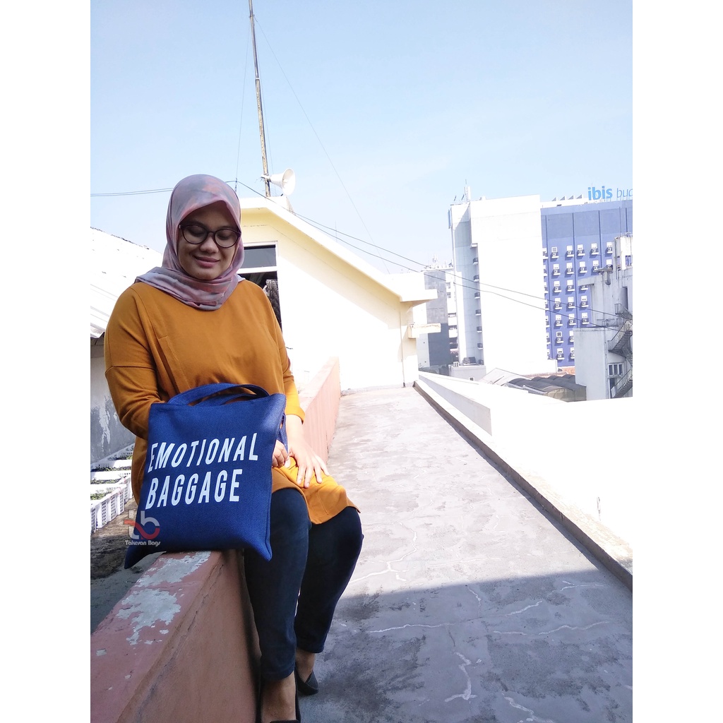 totebag wanita | totebag | totebag custom | tote bag resleting | tote | penutup resleting