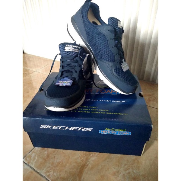 skechers weit