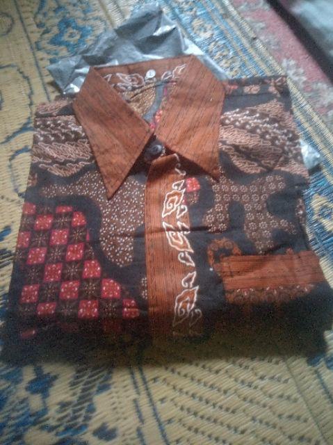 Awangga Kemeja Batik Pria Lengan Panjang