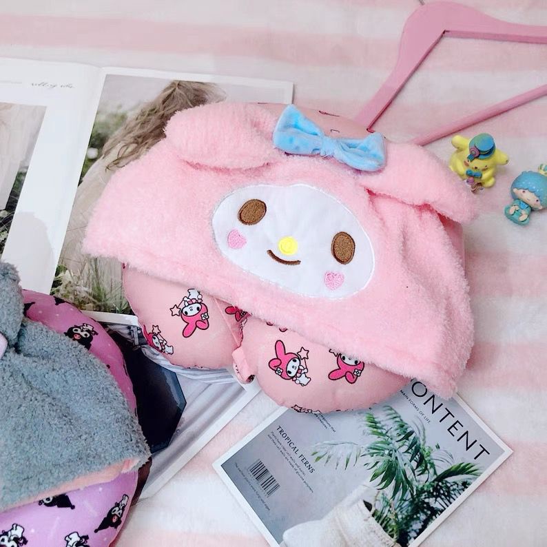 BANTAL LEHER MELODY KUROMI HELLO KITTY CINNAMOROLL NECK PILLOW TRAVEL IMPOR
