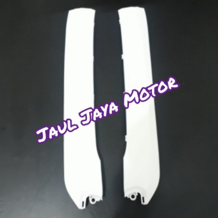 Cover Body Dek Bawah Samping Scoopy Fi New Donat 2018-2020 Putih