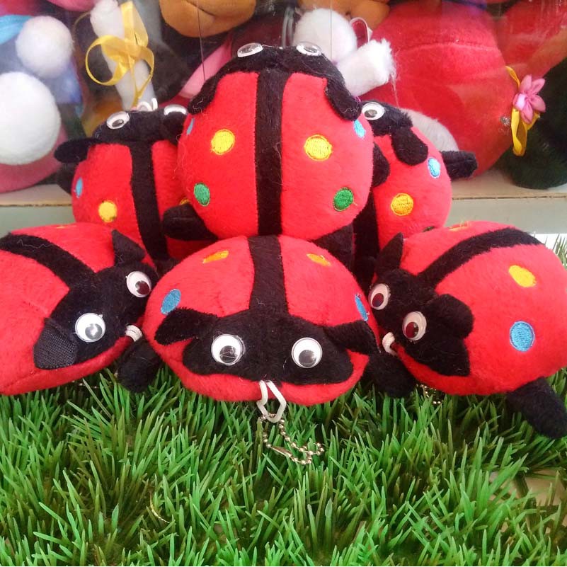 Boneka Gantungan Kunci Karakter Hewan Kepik Merah