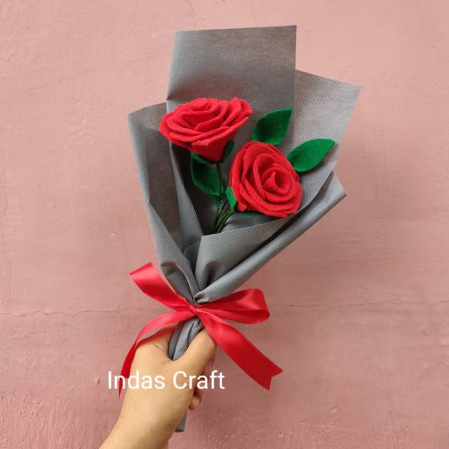 Buket Bunga Flanel Mawar Merah 2 Tangkai