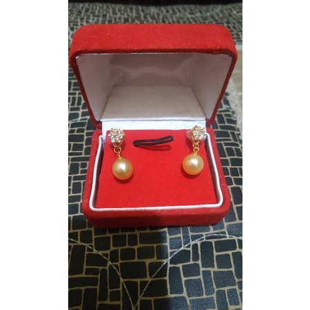 giwang persit emas dengan mutiara air laut