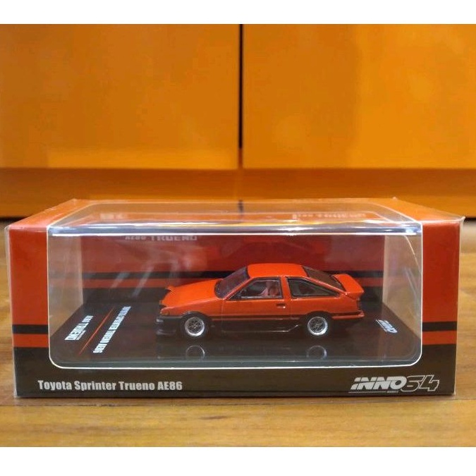 INNO64 TOYOTA SPRINTER TRUENO AE86 RED