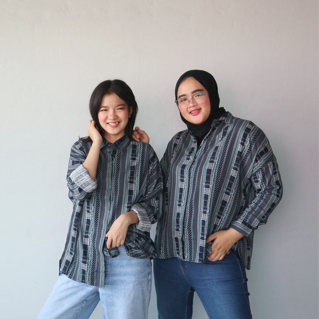 Ixora Jana Oversized Shirt - Kemeja Wanita Oversized