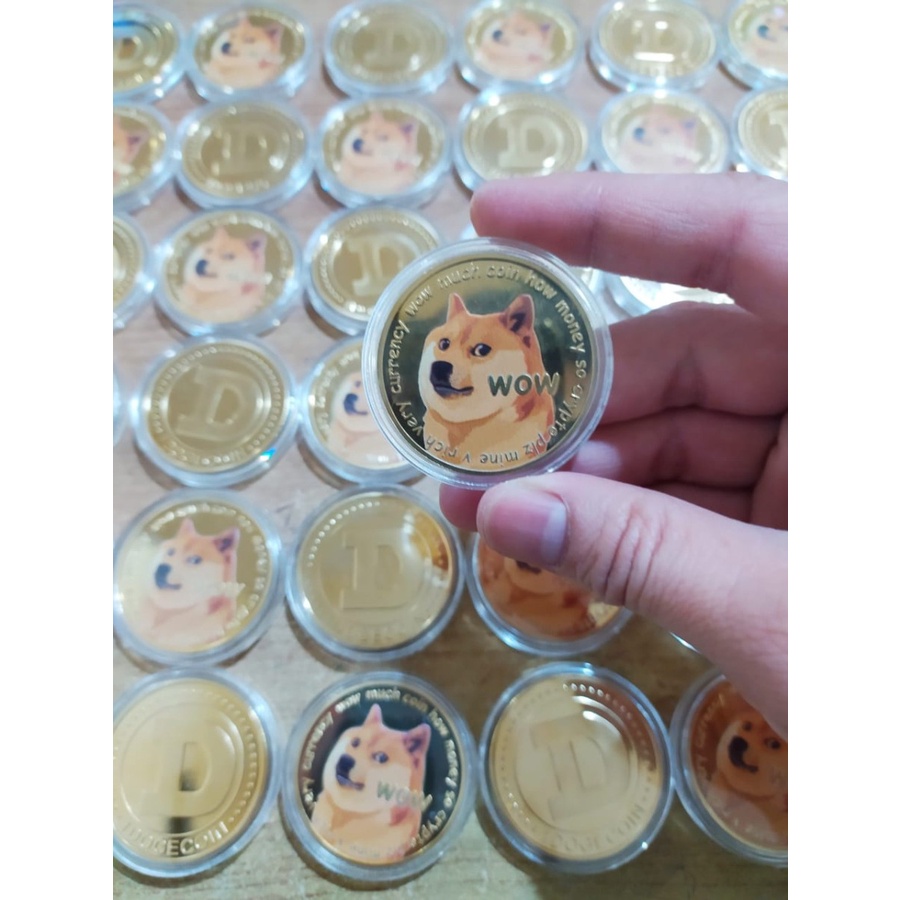 Coin Dogecoin Doge Gold Iron Plated Koleksi Pajangan Souvenir + Case