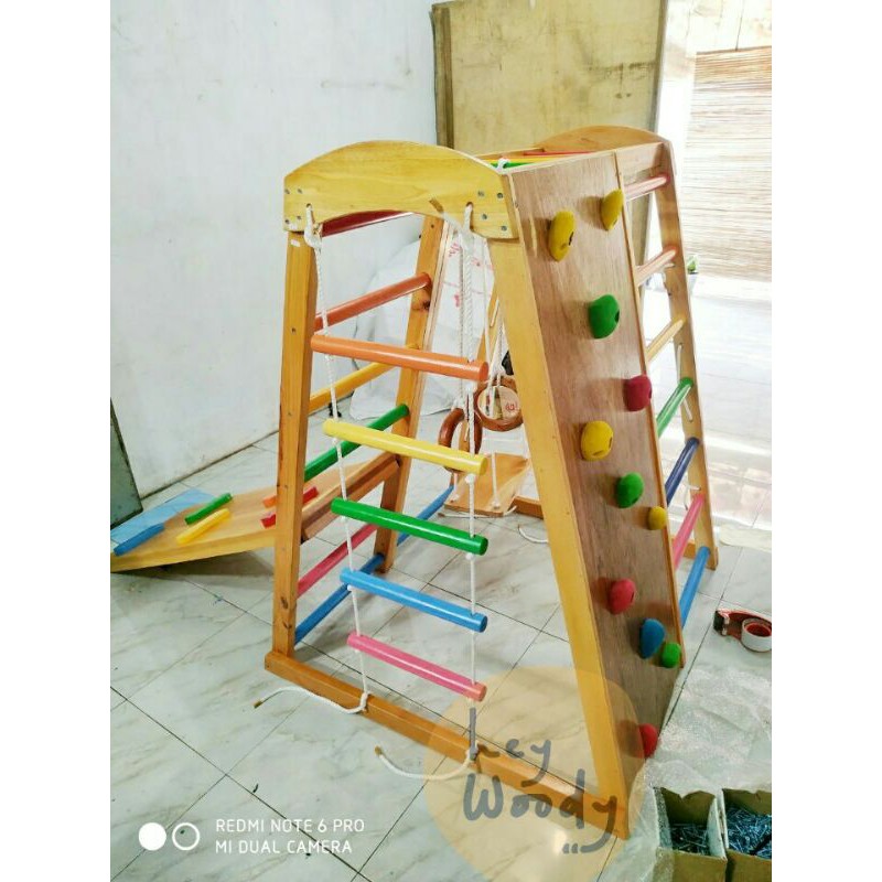 Brakiasi Custom - Mom Flora