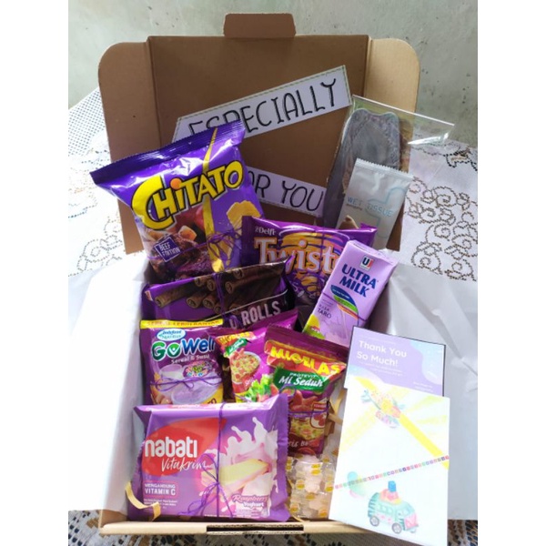 

Hampers snack kekinian - UNGU / Gift box ultah / hadiah ulang tahun / hadiah wisuda / snack box