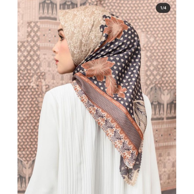 Julang Scarf Wearing Klamby