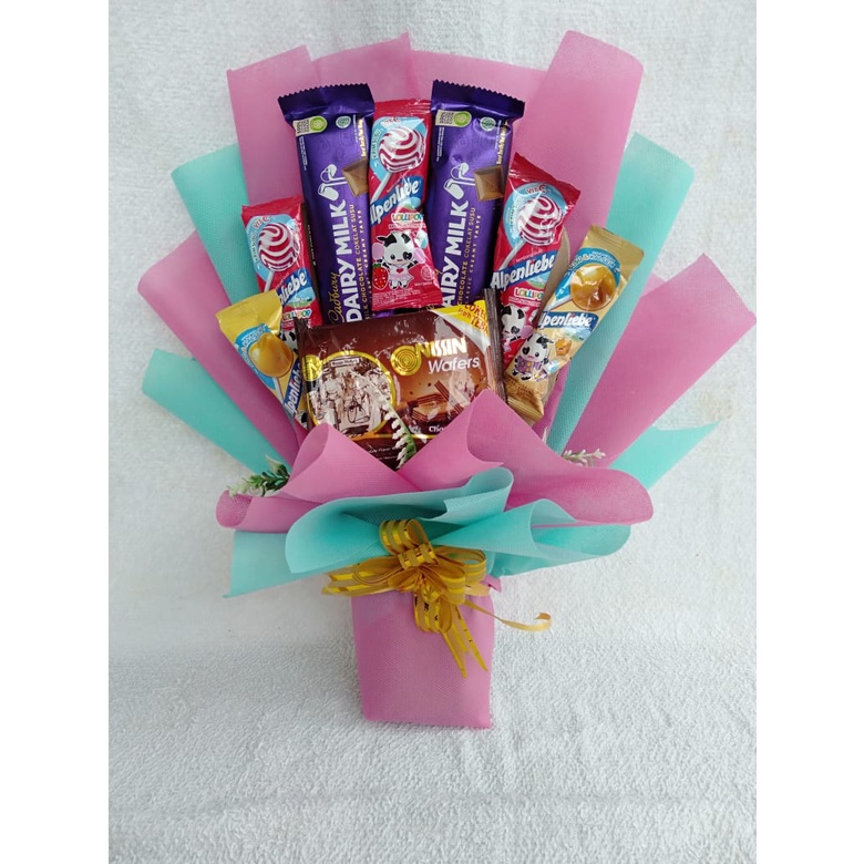 

LARIS..!!! Buket BESAR KEREN PREMIUM /paket/bingkisan Snack Ulang Tahun/Ultah/ Wisuda/Kado/Hadiah Buket cokelat dairy milk 30gr silverqueen cadbury buket bunga buket snack Buket cowok hitam/paket/bingkisan Snack Ulang Tahun BUKET JAJAN 50k