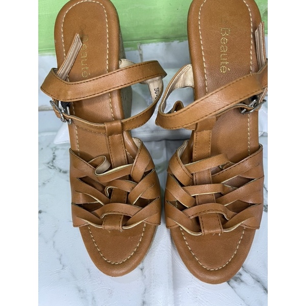 preloved wedges