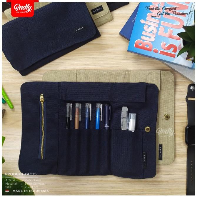 

Cuci Gudang Awal Tahun Roll Up Pencil Case / Pencilcase / Tempat pensil gulung canvas Cuci Gudang Awal Tahun