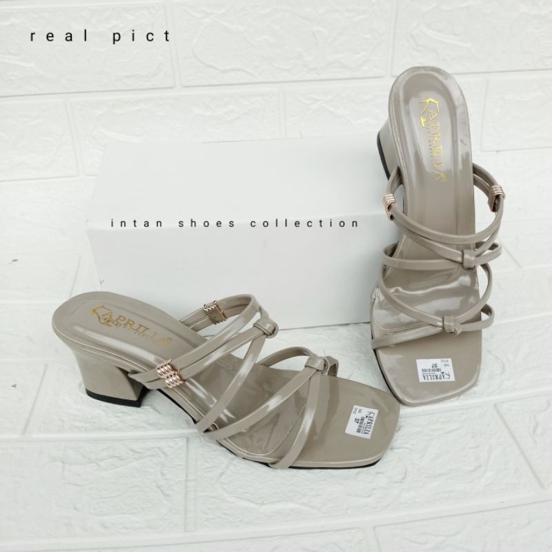 Sandal weedges RM-02/Sandal pesta/sandal casual/sandal terbaru/sandal hak tahu/high heels