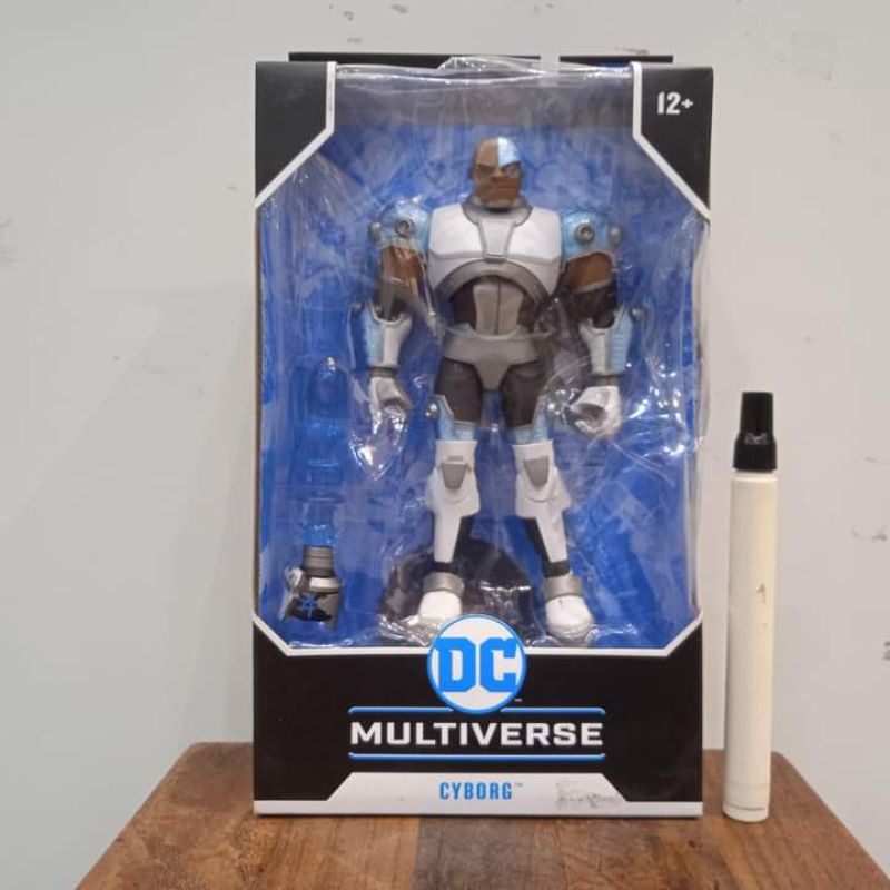 mainan dc multiverse Cyborg teen titansby mcfarlane toystinggi sekitar 7 inchartikulasi detail