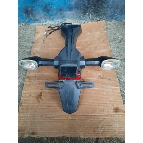 spakbor spekbor slebor belakang gsx 150 fi