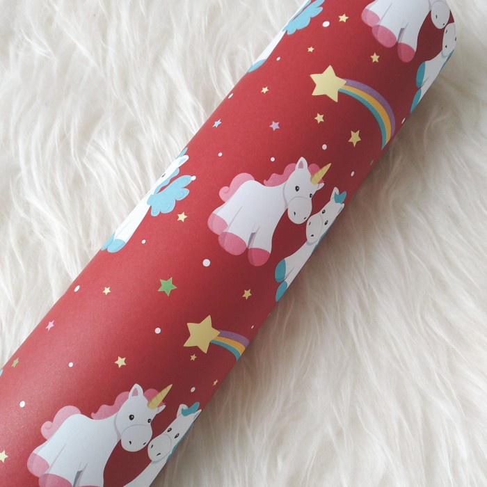 

Kertas kado merah unicorn baby