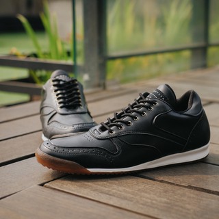 NAVARA FOSTER BLACK | Sepatu Sneakers Sport Hitam Pria