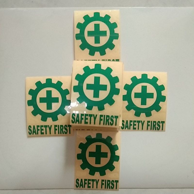 

pakeT 12pcs CUTTING STIKER SAFETY FIRS LOGO HELM PROYEK sticker Label sing rambu k3 safety