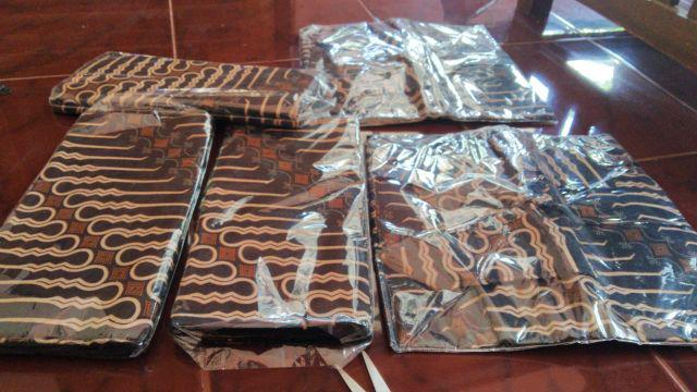 Maura Couple - Sania Ruffle Batik Couple Ori Ndoro Jowi Dnt Garansi Termurah Shopee - Shopashop Solo