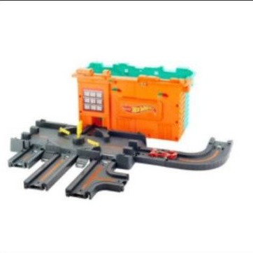 Hot Wheels Track Builder City Town Citytown Center Centre Playset Hotwheels Mobil Mainan Anak