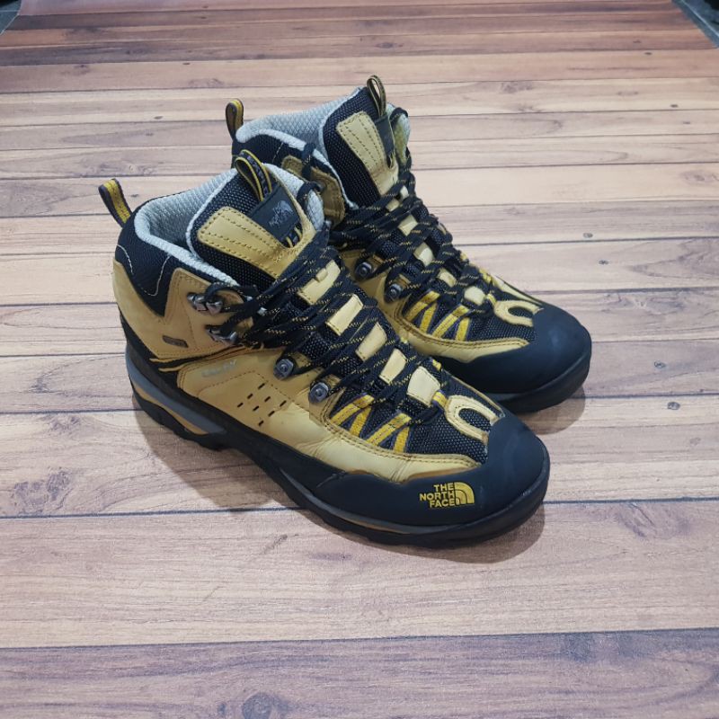 Sepatu Outdoor Second TNF 44