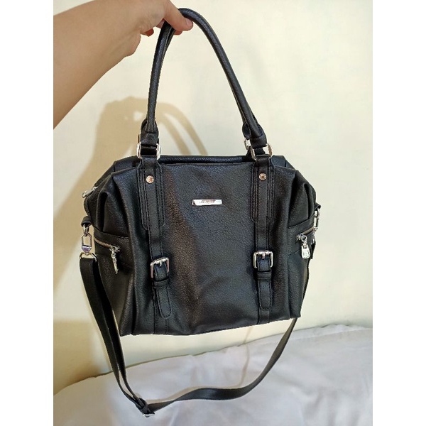 Preloved tas elizabeth / tas wanita elizabeth like new