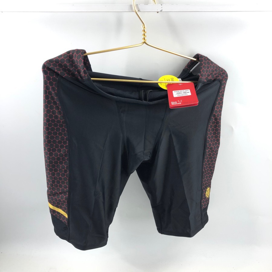 CELANA RENANG DICK WOLVES HEXAGONAL