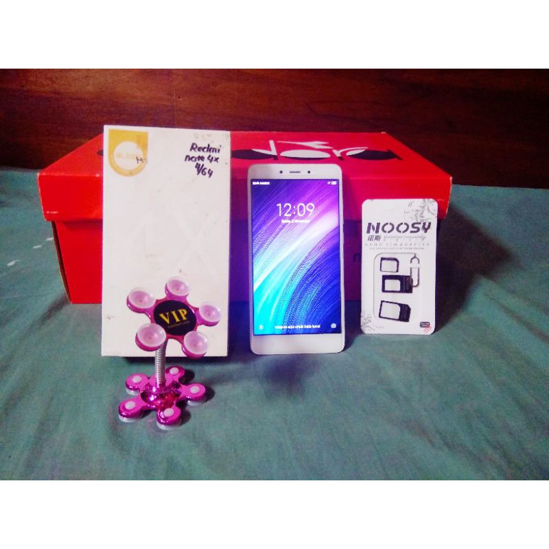 hp redmi note 4x  4/64 GB SEKEN bagus paket komplit