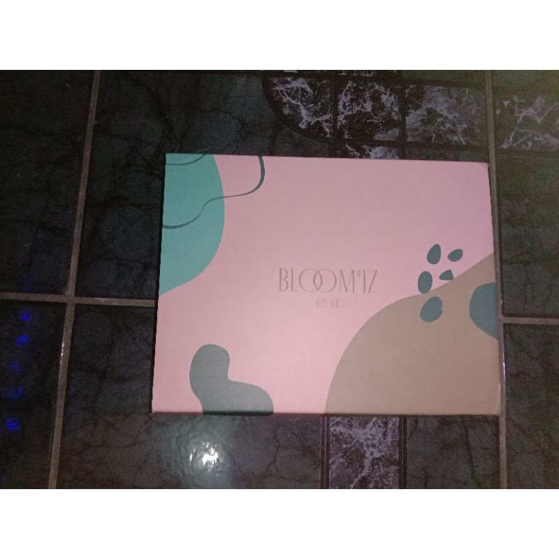 ALBUM ONLY IZONE BLOOMIZ I AM VER