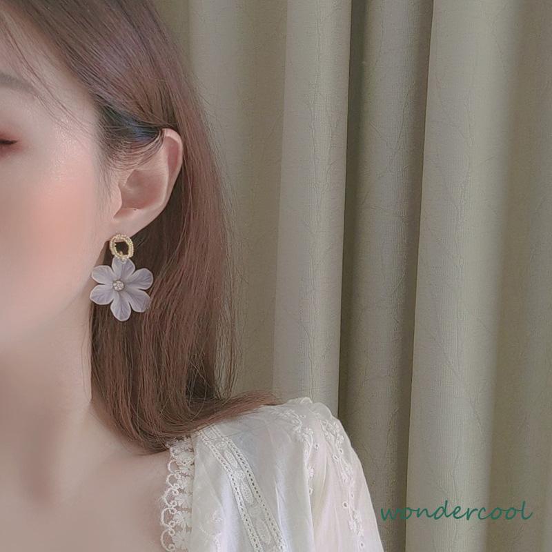 S925 Silver Needle Flower Shape Gaya Segar Anting Pejantan Cocok untuk Wanita-Won