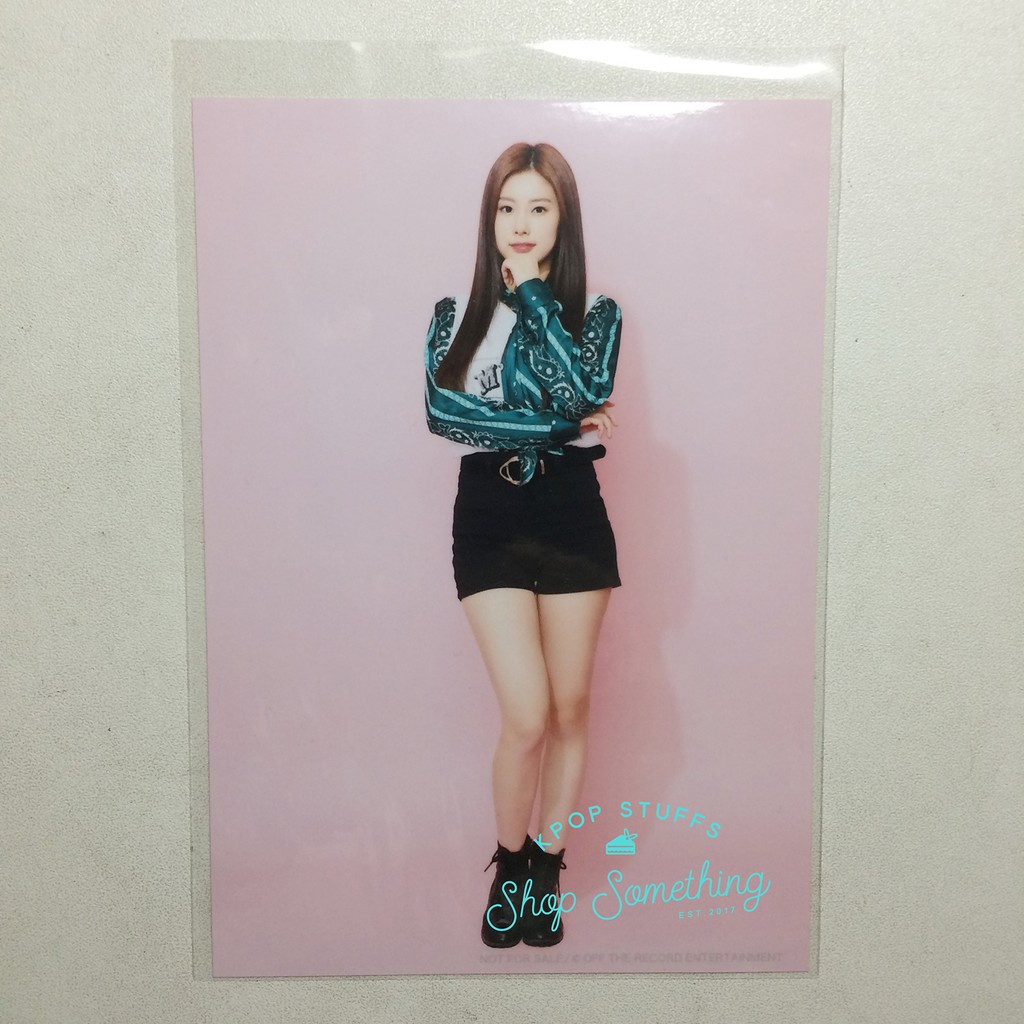 IZ*ONE Suki To Iwasetai Raw Photo - Kang Hyewon