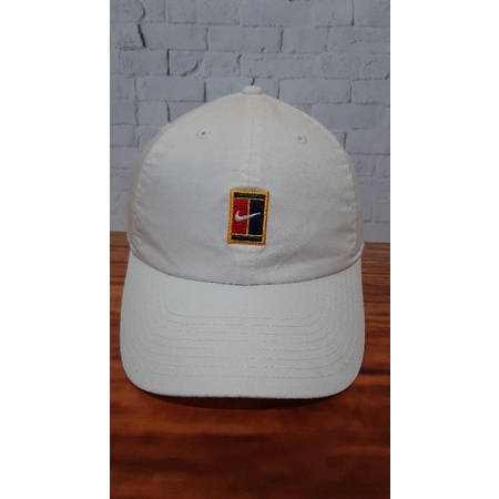 Topi Nike Court Heritage 86