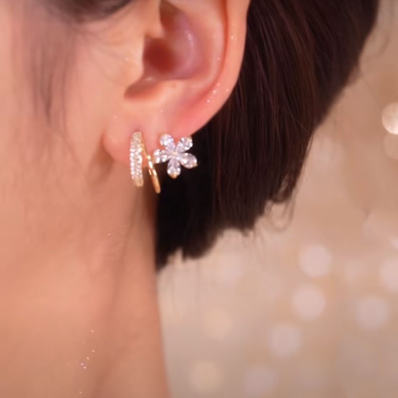 Anting Tusuk Bentuk U Desain Bunga Hias Zircon Gaya Simple Untuk Wanita