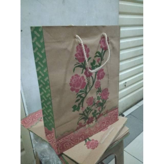 

paper bag bunga isi 12pcs