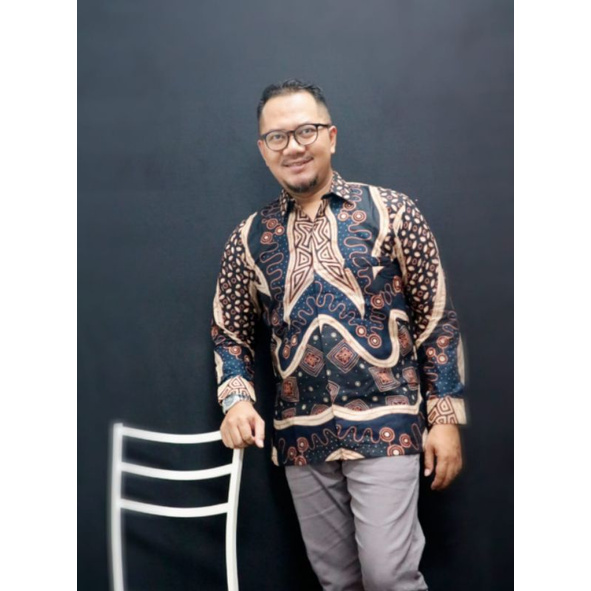 Kemeja Batik Lengan Panjang Pria