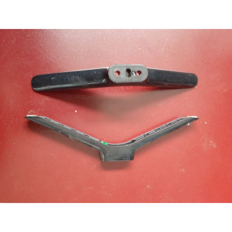 kaki dudukan tv led changhong L29G3