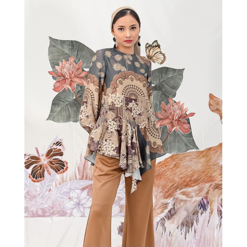 Kyra Blouse Wearing Klamby