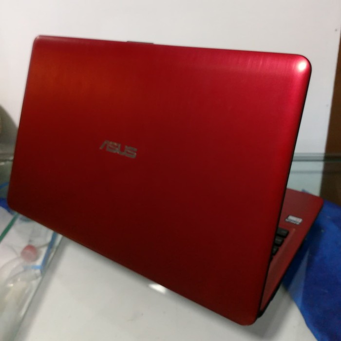 Laptop Asus X540Y E1-71010APU/2GB/500GB Second-3